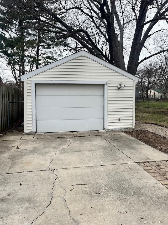 158 N Pershing Ave, Mundelein, IL 60060 - detached garage with concrete driveway