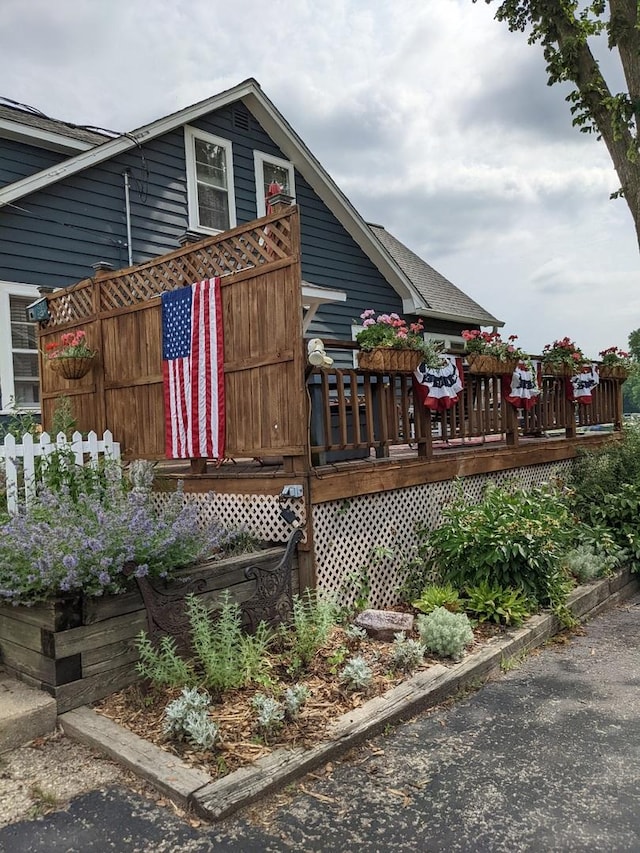 36603 N Iola Ave, Ingleside, IL 60041 - view of side of property with a wooden deck
