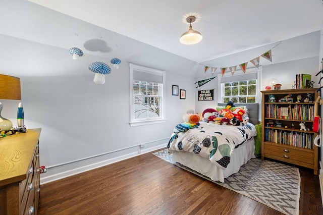 195 Lakeside Pl, Highland Park, IL 60035 - bedroom featuring wood finished floors and baseboards