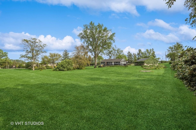 21W534 Bemis Rd, Glen Ellyn, IL 60137 - view of grassy yard