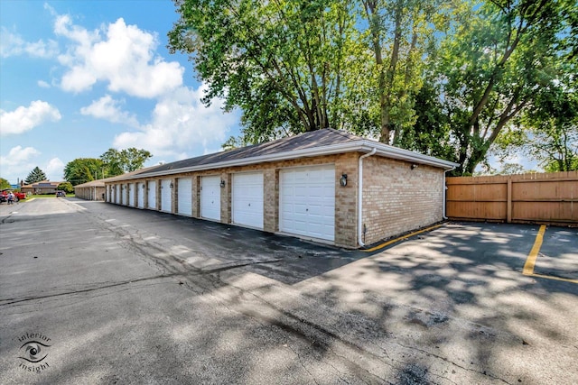 4920 134th Ct Unit 205, Crestwood, IL 60418 - garage with fence