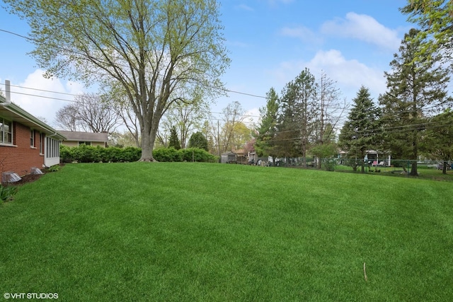 1112 N Perry Dr, Palatine, IL 60067 - view of yard