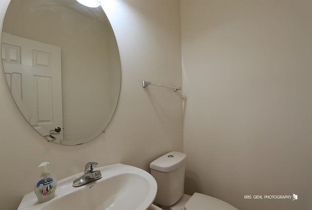 2850 Cattail Ct Unit C, Wauconda, IL 60084 - half bath with a sink and toilet
