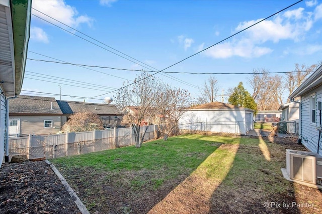 128 Adobe Cir, Carpentersville, IL 60110 - view of yard featuring a fenced backyard