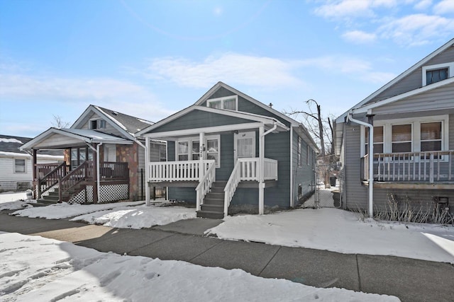 125 W 103rd Pl, Chicago, IL 60628 - bungalow-style home with a porch