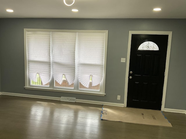 451 Clyde Ave, Calumet City, IL 60409 - entrance foyer featuring visible vents, baseboards, and a healthy amount of sunlight