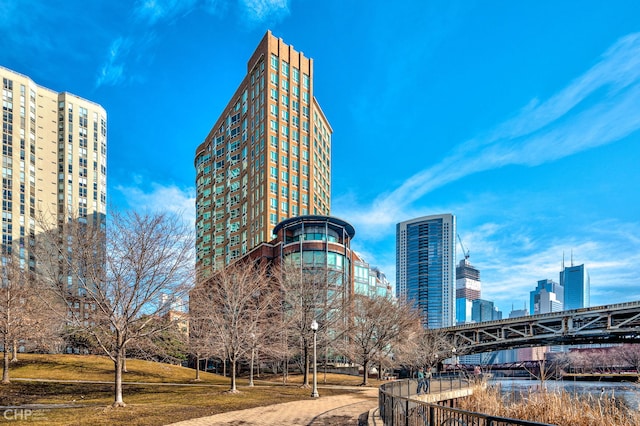 600 N Kingsbury St Unit 1114, Chicago, IL 60654 - surrounding community with a city view