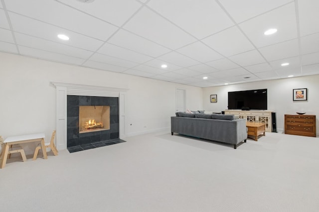 living area with carpet flooring and recessed lighting