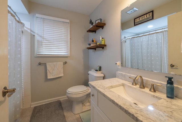 full bath with toilet, tile patterned flooring, vanity, a shower with curtain, and baseboards