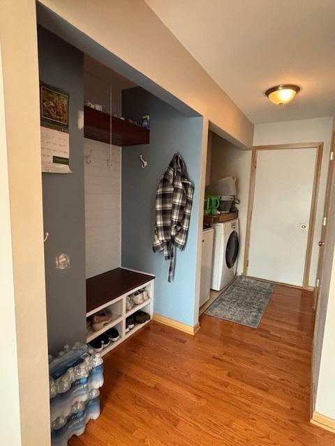 678 Meridian Way, Antioch, IL 60002 - mudroom with washer and dryer and wood finished floors
