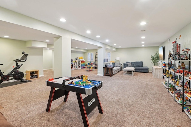 rec room with carpet flooring, baseboards, and recessed lighting