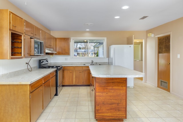 2S154 Lloyd Ave, Lombard, IL 60148 - kitchen featuring a sink, light countertops, freestanding refrigerator, electric stove, and under cabinet range hood