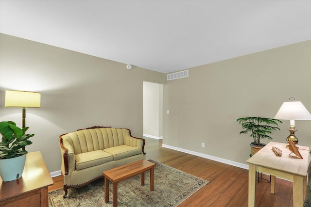 1104 Parkview Dr, Mahomet, IL 61853 - living area with wood finished floors and baseboards