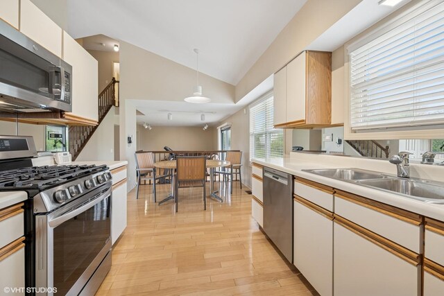 690 Aberdeen Ln, Buffalo Grove, IL 60089 - photo 11