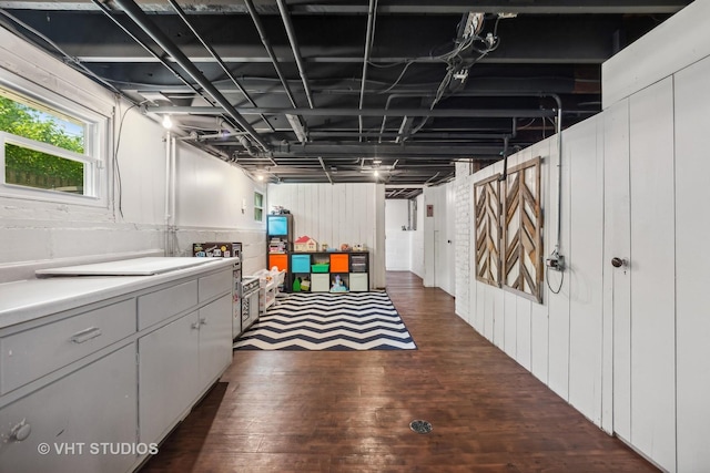 406 S Evergreen Ave, Arlington Heights, IL 60005 - below grade area featuring dark wood-style floors