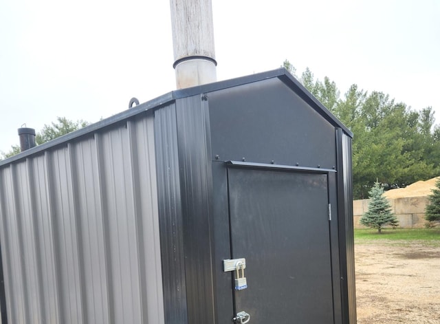view of outbuilding featuring an outdoor structure