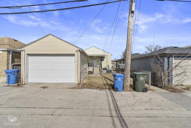 view of front of house featuring driveway