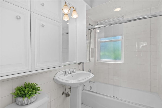 1945 Bosworth Ln, Northfield, IL 60093 - full bathroom featuring enclosed tub / shower combo and a sink
