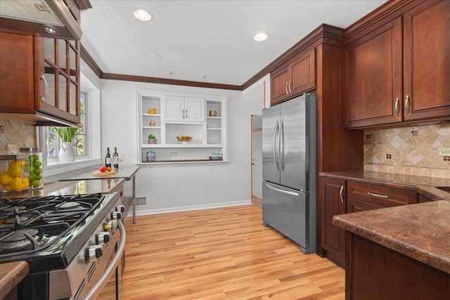 1945 Bosworth Ln, Northfield, IL 60093 - kitchen with stainless steel appliances, light wood-style flooring, tasteful backsplash, ornamental molding, and recessed lighting