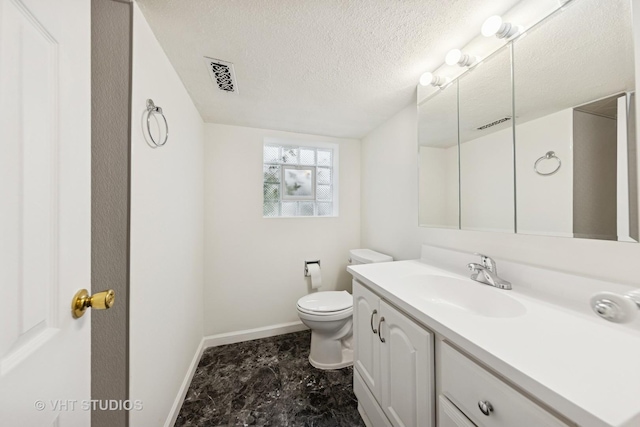 8800 44th Pl, Brookfield, IL 60513 - bathroom with vanity and a textured ceiling