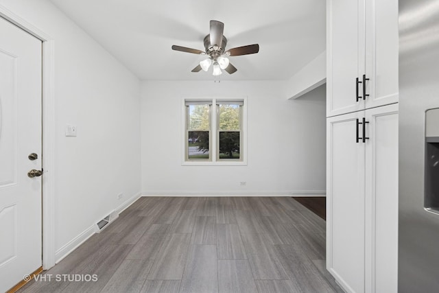 8800 44th Pl, Brookfield, IL 60513 - mudroom featuring a ceiling fan and wood finished floors