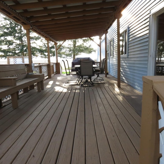 10902 E French St, Grant Park, IL 60940 - wooden deck with outdoor dining space