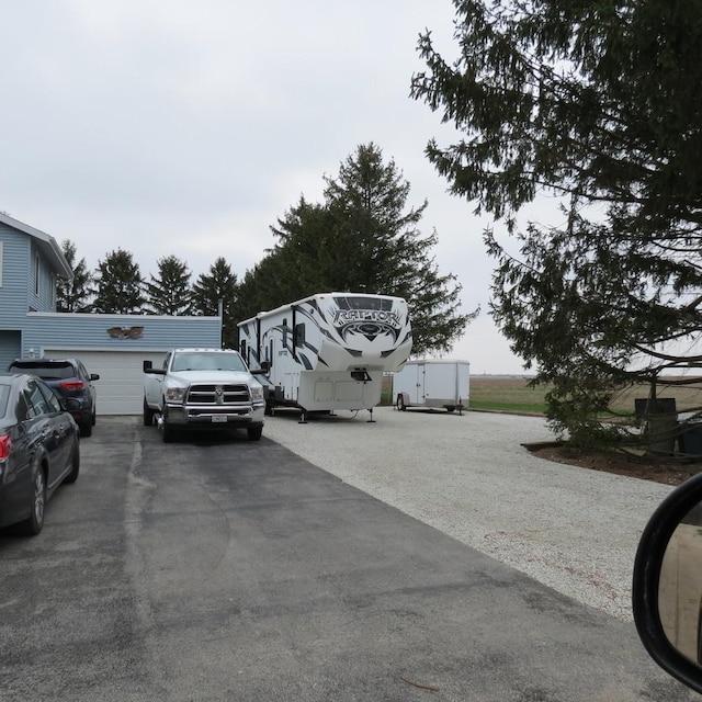 10902 E French St, Grant Park, IL 60940 - view of parking / parking lot