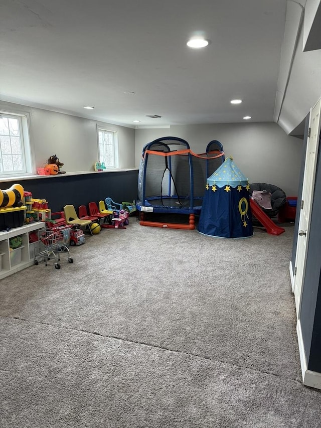 rec room with carpet flooring and recessed lighting