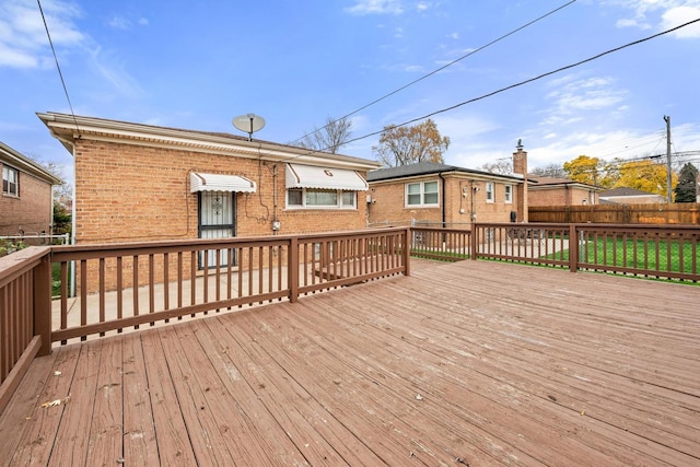 31 W 126th Pl, Chicago, IL 60628 - deck with fence