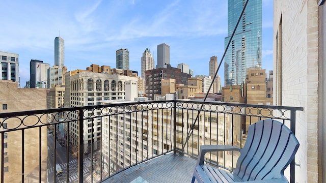 8 W Monroe St Unit 1507, Chicago, IL 60603 - balcony with a skyline view