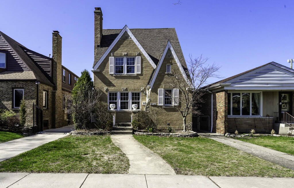 5736 N Kerbs Ave, Chicago, IL 60646 - photo 1
