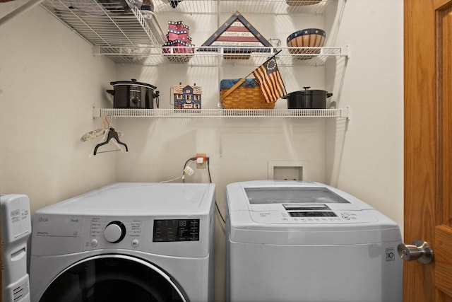 411 Anjali Ct, Sycamore, IL 60178 - laundry area with washing machine and dryer