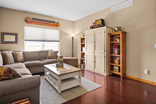 411 Anjali Ct, Sycamore, IL 60178 - living area with wood finished floors and baseboards