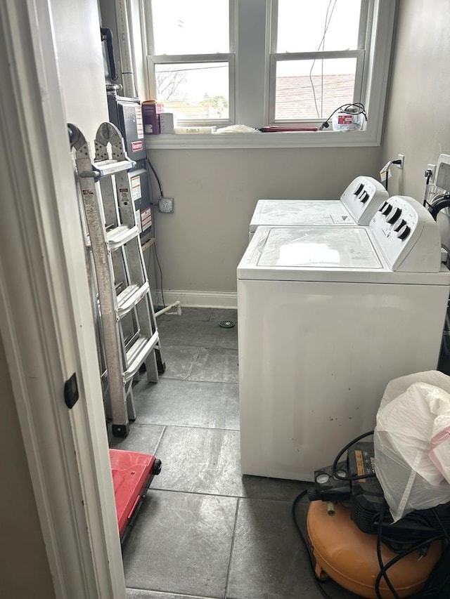 5810 W 64th Pl, Chicago, IL 60638 - laundry room with separate washer and dryer and baseboards