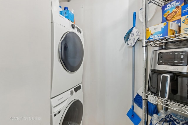 195 N Harbor Dr Unit 2602, Chicago, IL 60601 - laundry area with laundry area and stacked washer / dryer