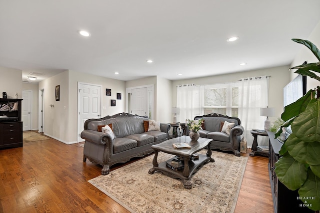 914 W Lynnwood Ave, Arlington Heights, IL 60004 - living area featuring recessed lighting and wood finished floors