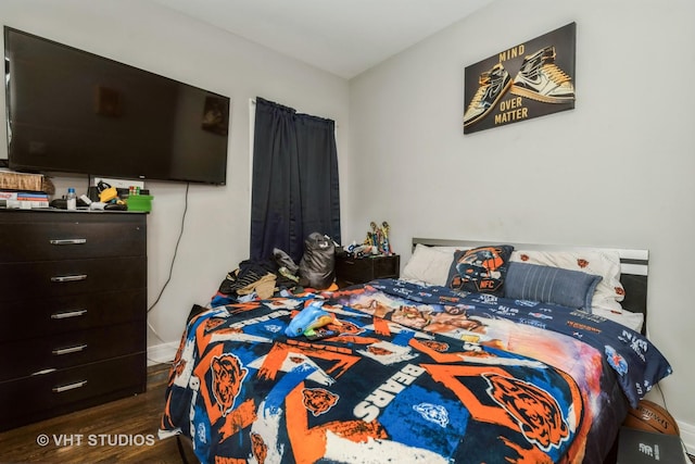 7427 S Bennett Ave, Chicago, IL 60649 - bedroom featuring wood finished floors