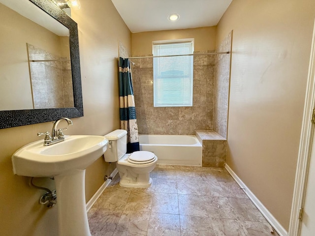 4731 S Ingleside Ave Unit C3, Chicago, IL 60615 - full bath with shower / bath combination with curtain, toilet, and baseboards