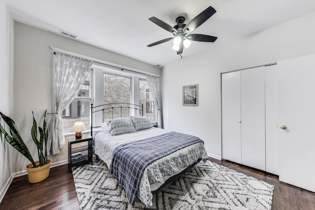 834 W Belle Plaine Ave Unit 3W, Chicago, IL 60613 - bedroom with visible vents, ceiling fan, a closet, and wood finished floors