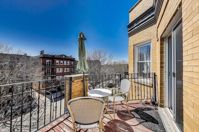 834 W Belle Plaine Ave Unit 3W, Chicago, IL 60613 - view of balcony