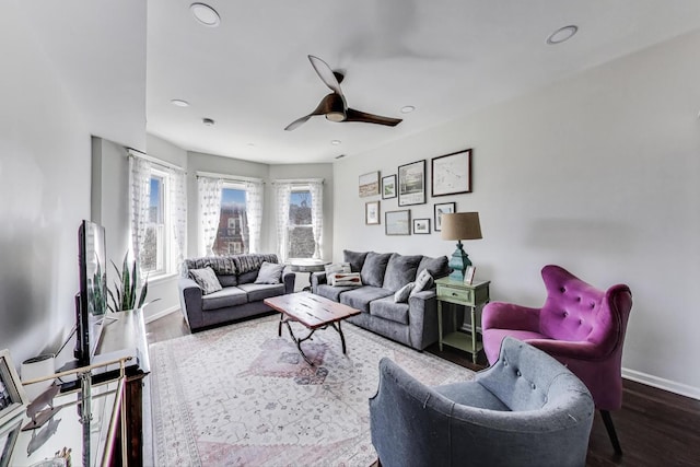 834 W Belle Plaine Ave Unit 3W, Chicago, IL 60613 - living room featuring baseboards, recessed lighting, ceiling fan, and wood finished floors