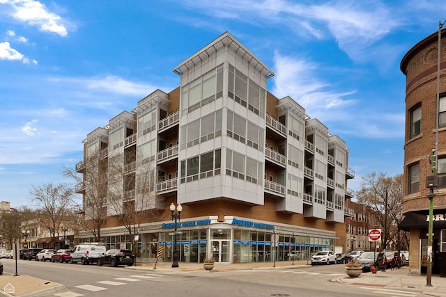 3920 N Sheridan Rd Unit 304, Chicago, IL 60613 - view of property