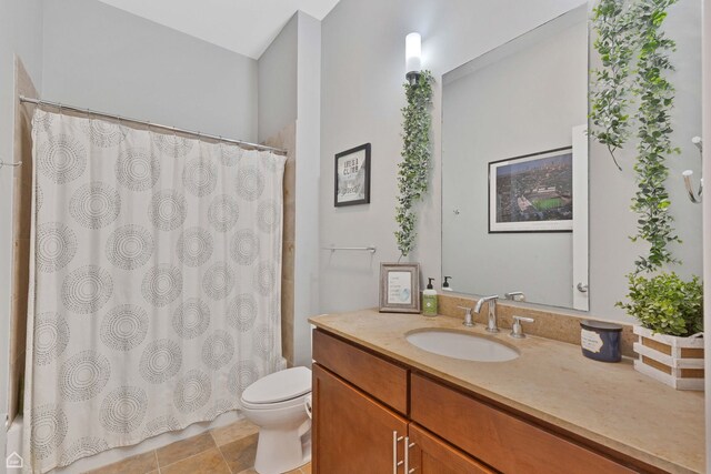 3920 N Sheridan Rd Unit 304, Chicago, IL 60613 - full bathroom featuring toilet and vanity