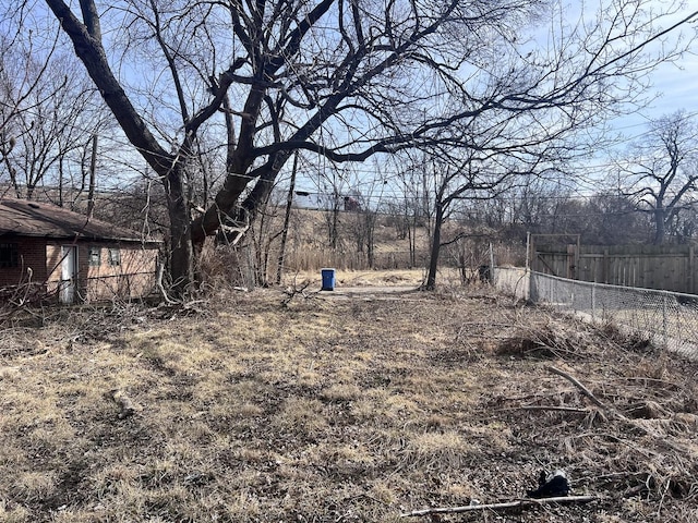 view of yard featuring fence