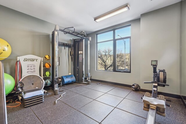 1701 W Webster Ave Unit 512, Chicago, IL 60614 - exercise room featuring baseboards