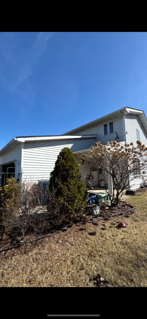 view of side of property