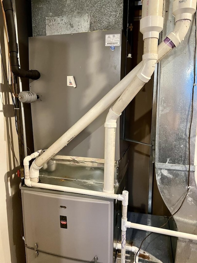 38W715 Bonnie Ct, Saint Charles, IL 60175 - utilities with heating unit