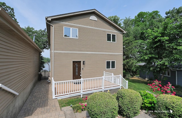 536 Circle Dr, Fox Lake, IL 60020 - view of side of home with a deck