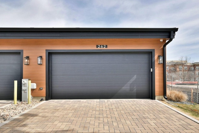 262 N Addison Ave, Elmhurst, IL 60126 - garage with decorative driveway