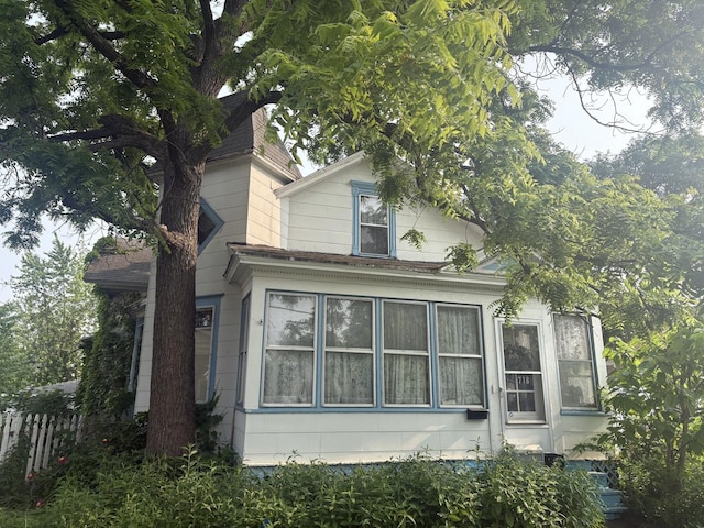718 Richmond St, Joliet, IL 60435 - photo 1